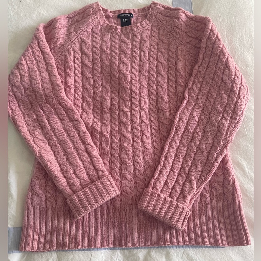 Gap cable sweater in pink. Size small.